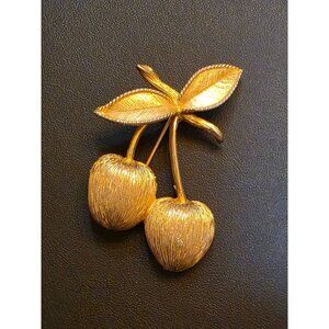 Sarah Coventry Gold-Tone‎ Cherry Brooch Pin Vintage Jewelry